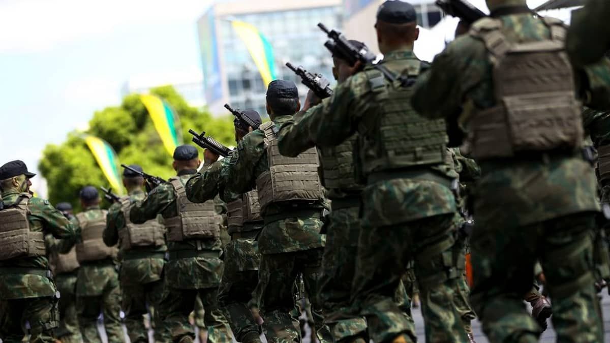 Militares das forças armadas são acusados de assediar colegas durante expediente