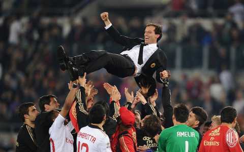 Massimiliano Allegri no comando do Milan em 2011