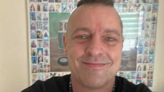 A previsão era que Petrillo tocasse pela manhã e encerrasse a rave nesta tarde