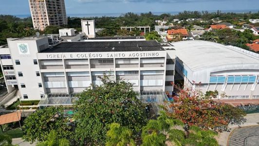 A Polícia Civil do Rio de Janeiro investiga estudantes do Colégio Santo Agostinho da Barra da Tijuca após montagens com alunas nuas circularem em grupos de WhatsApp