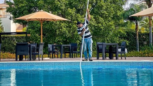 Além do aumento das vendas de piscinas, piscineiros também viram a demanda por limpeza aumentar