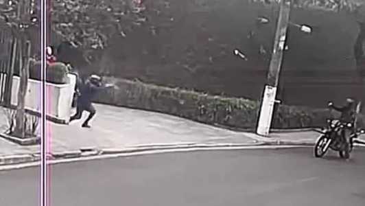Imagens de câmeras de segurança flagraram o crime