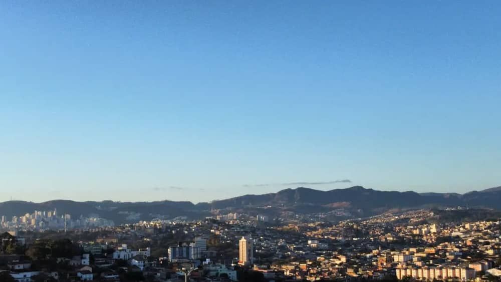 Onda de calor: veja a temperatura máxima registrada em BH neste sábado (11)