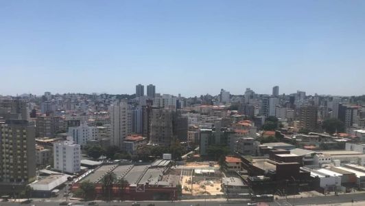 Além do calor, os moradores de BH sofrem com o tempo seco