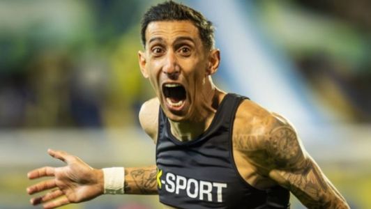 Di María comemora gol de falta pelo Rosario Central contra o Newell's Old Boys