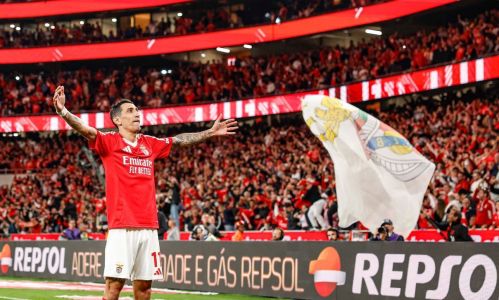 Di María comemorando gol pelo Benfica