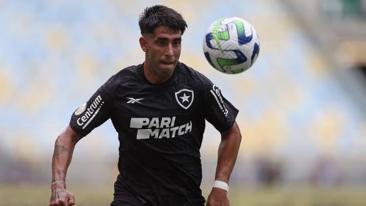 Di Plácido está vivendo "um sonho" pelo Botafogo, afirma o lateral-direito