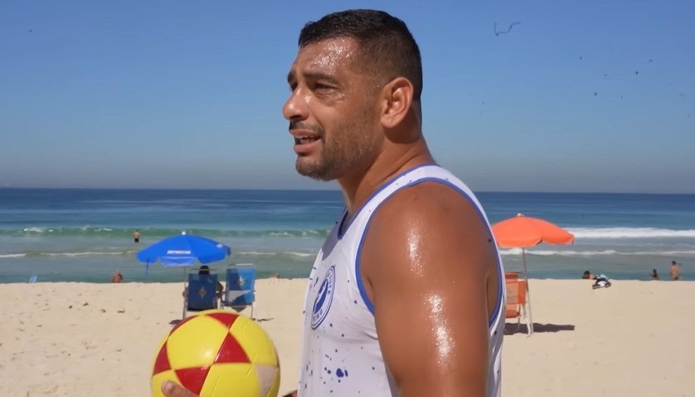 Diego Souza fala sobre vida pós-futebol: 'À moda c**'