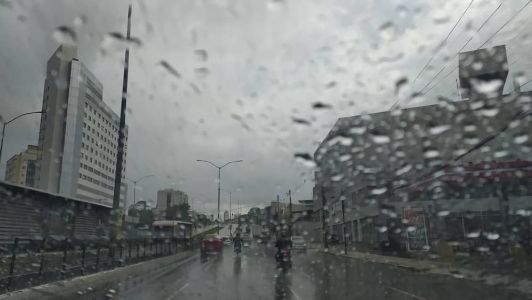 Dia amanheceu com chuva na capital