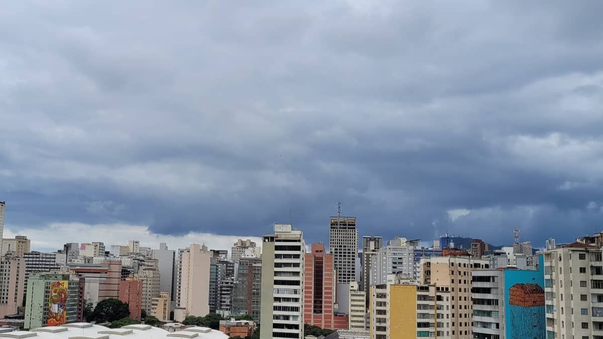 Ano começa com chuva em Belo Horizonte; confira previsão do tempo 