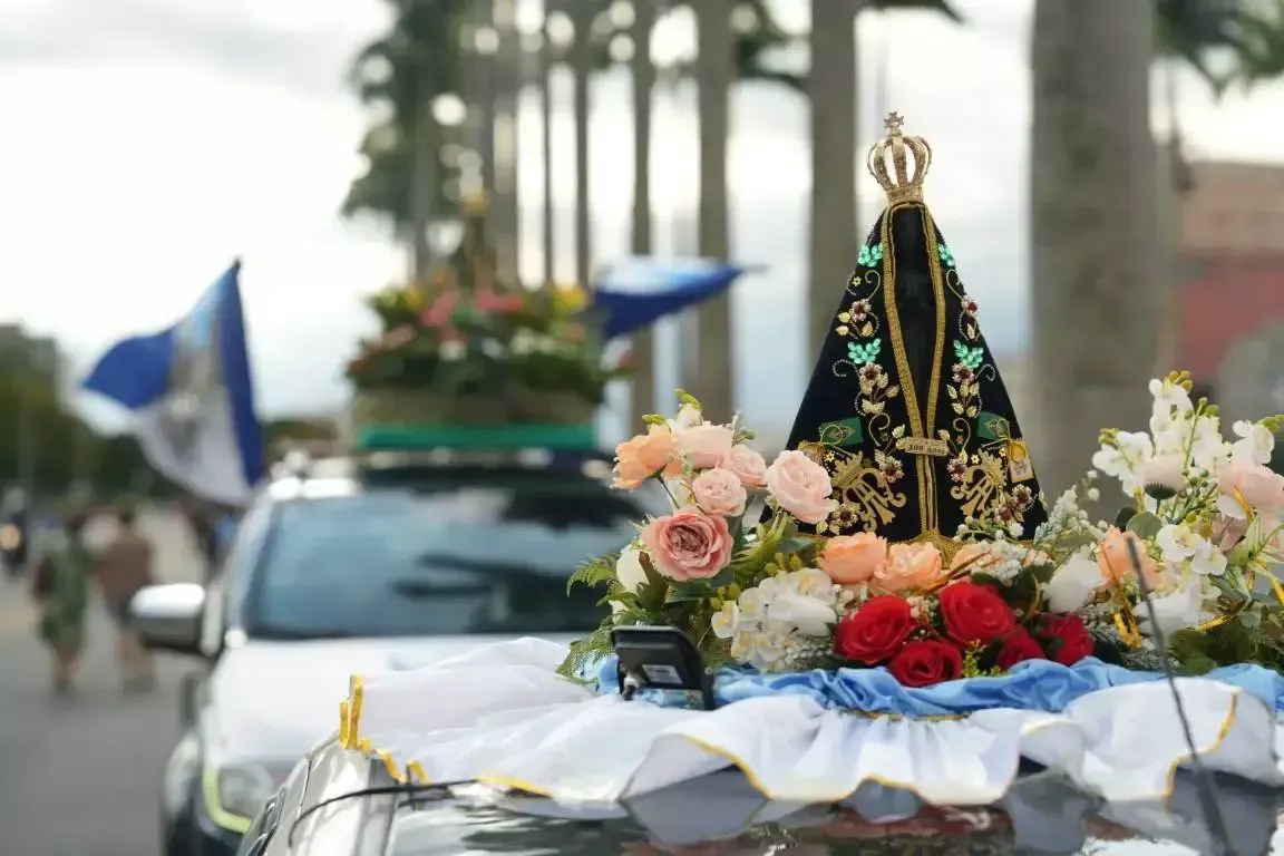 CNBB rebate Flávio Bolsonaro e nega fake news sobre Nossa Senhora Aparecida