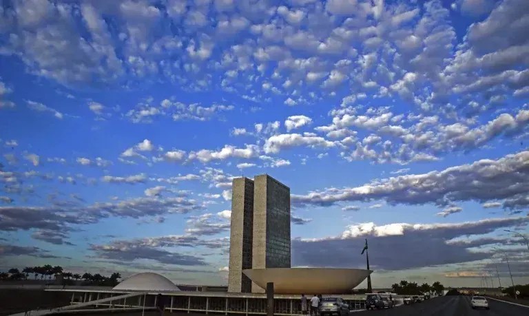 Previsão do tempo: domingo será de 'reviravolta' na temperatura em Brasília