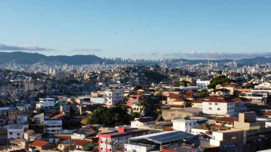 Dia será de céu claro a parcialmente nublado nesta segunda-feira (18)
