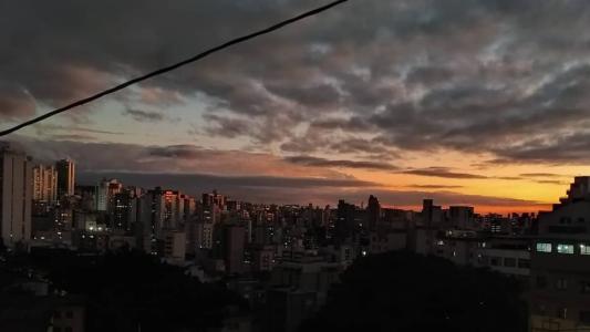 Dia será de céu nublado e pode chover em algumas regiões de Minas
