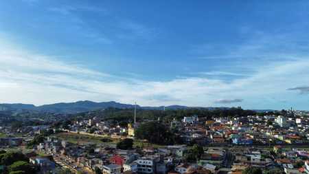 Dia será de céu parcialmente nublado com temperatura máxima estimada em 31°C