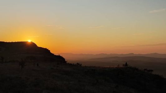 Dia será de tempo estável com céu claro e névoa; a temperatura mínima pode chegar aos 15°C