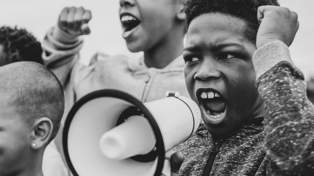 Como você se sente frente ao racismo? 