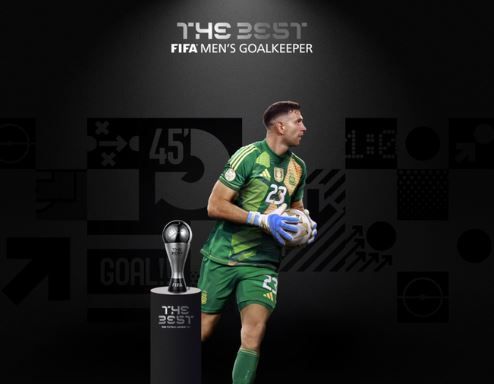 The Best: argentino Dibu Martínez é eleito melhor goleiro do mundo pela Fifa