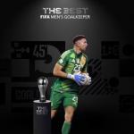 The Best: argentino Dibu Martínez é eleito melhor goleiro do mundo pela Fifa