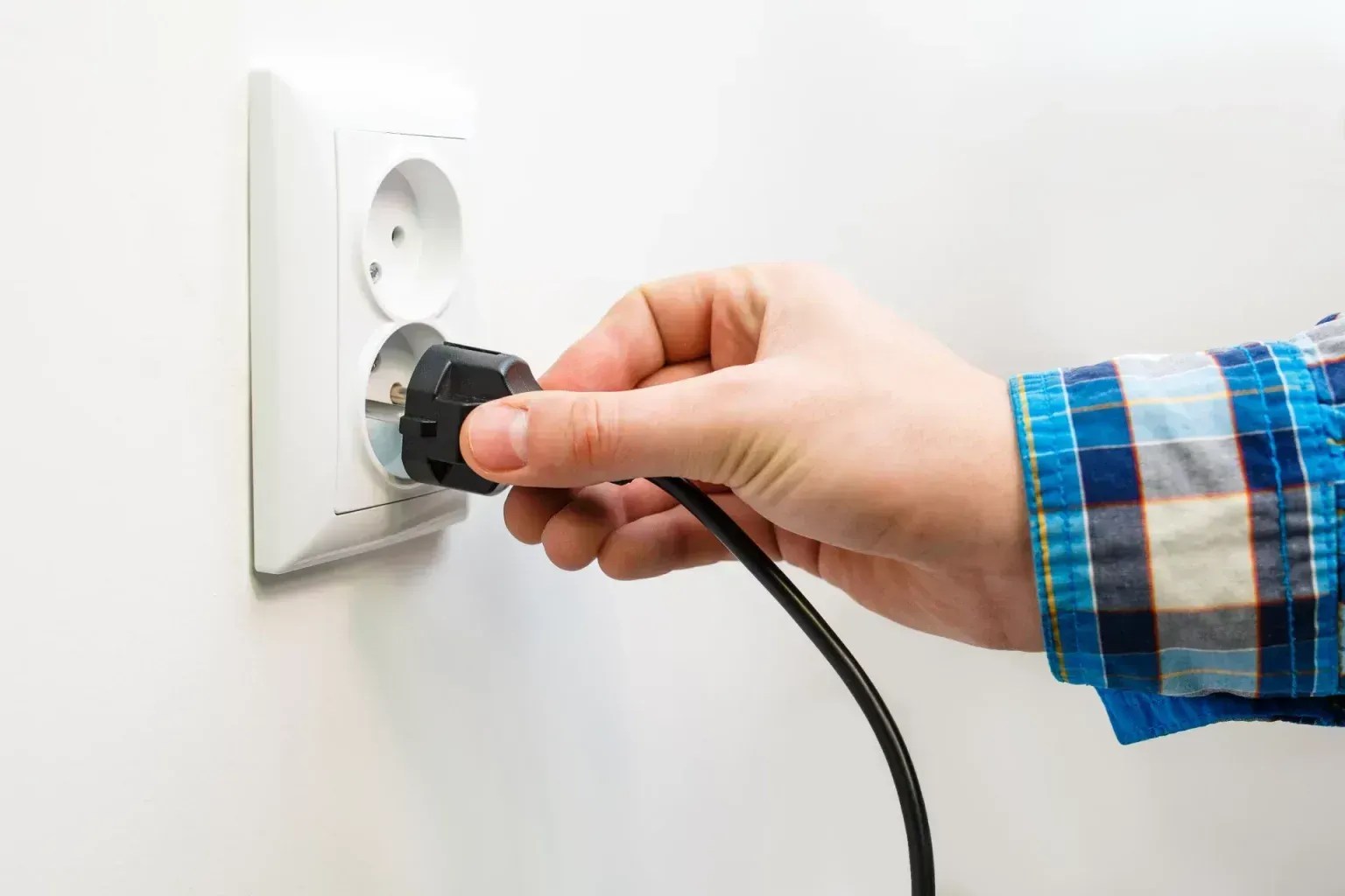 Cemig orienta consumidores sobre o uso consciente de energia no verão  