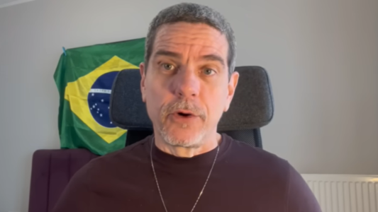 Adriano é conhecido como "Didi Red Pill"