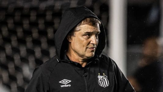 Diego Aguirre comandou o Santos entre agosto e setembro deste ano