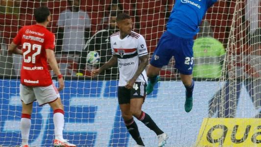 Diego Costa diz que 'Brasileiro fica para trás' para o São Paulo