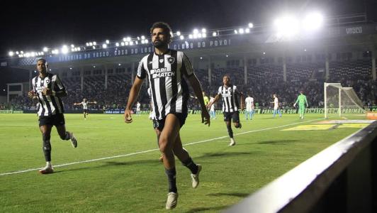 Diego Costa, do Botafogo, durante partida em São Januário