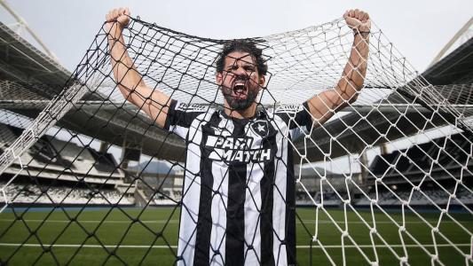 Diego Costa está à disposição da comissão técnica de Bruno Lage para estrear no Botafogo