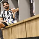 Diego Costa é relacionado pela primeira vez no Botafogo para jogo com o São Paulo 