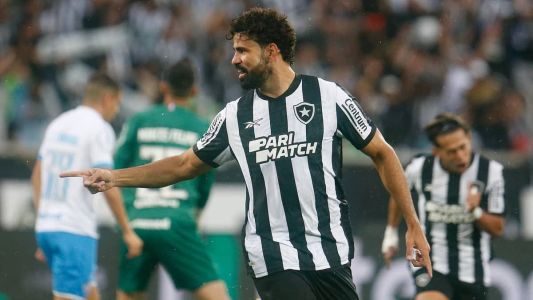 Diego Costa marcou dois gols pelo Botafogo diante do Bahia