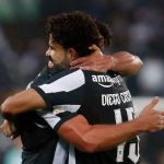 Diego Costa cumpre palavra e mostra como pode ser útil ao Botafogo