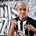 Botafogo anuncia contratação de atacante uruguaio