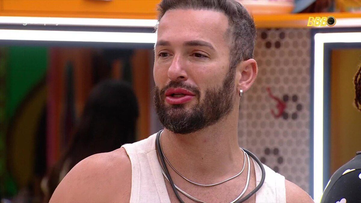 No BBB 25, Diego Hypolito suspeita de agressão entre Renata e Giovanna: 'Se batendo'
