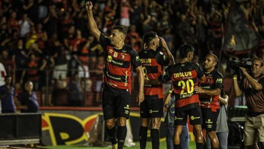Diego Souza, atacante do Sport, foi titular na partida