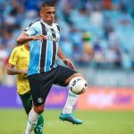 Presidente do Grêmio desconversa sobre ida de Diego Souza para o Sport