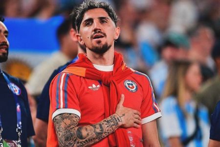 Diego Valdés pela Seleção Chilena