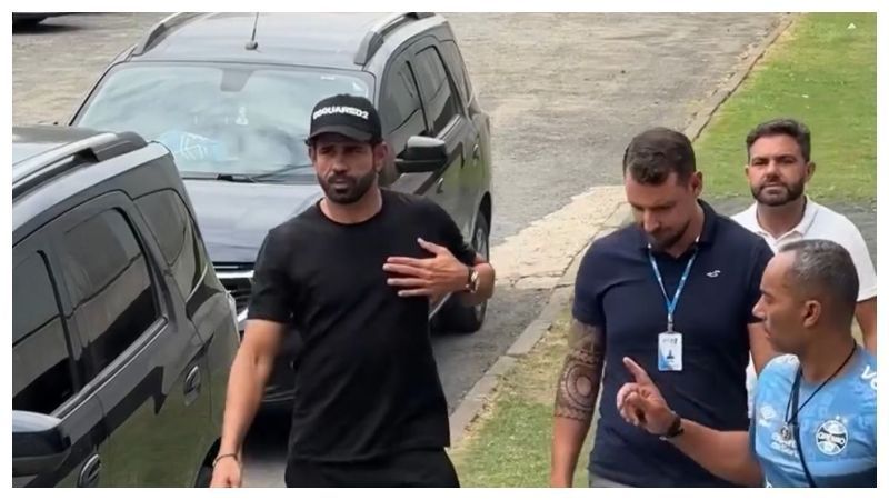 Reforço do Grêmio, Diego Costa chega ao CT para fazer exames e assinar contrato