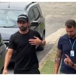 Reforço do Grêmio, Diego Costa chega ao CT para fazer exames e assinar contrato