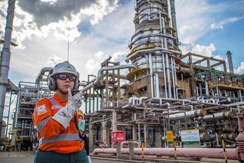 Petrobras publica edital de concurso com mais de 6 mil vagas