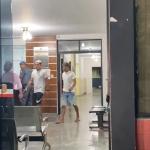 Morte de namorada de jogador do Corinthians: veja momento em que o atleta deixa a delegacia