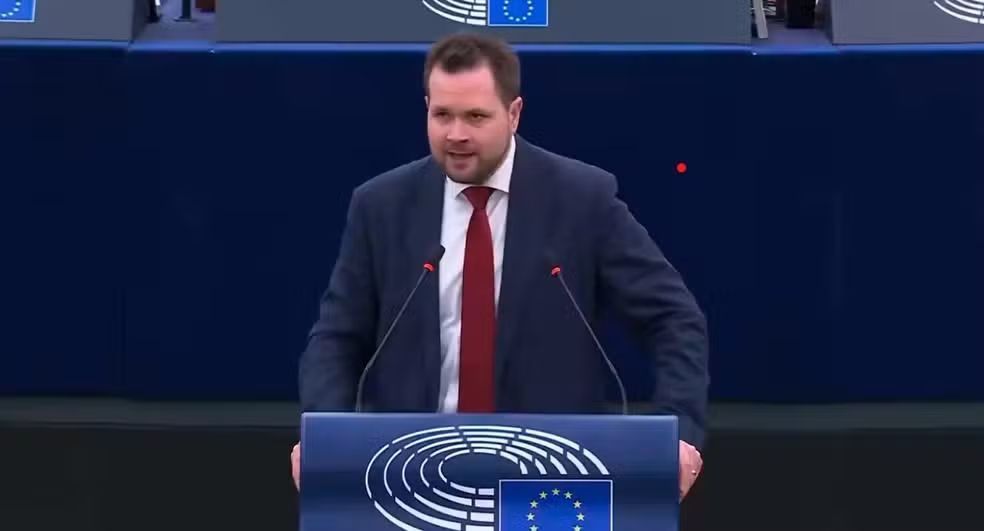 Deputado da Dinamarca xinga Trump por ameaças sobre compra da Groenlândia