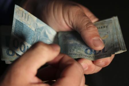 Salário médio de admissão em 2024 foi de R$ 2.177, mostra Caged | CNN Brasil