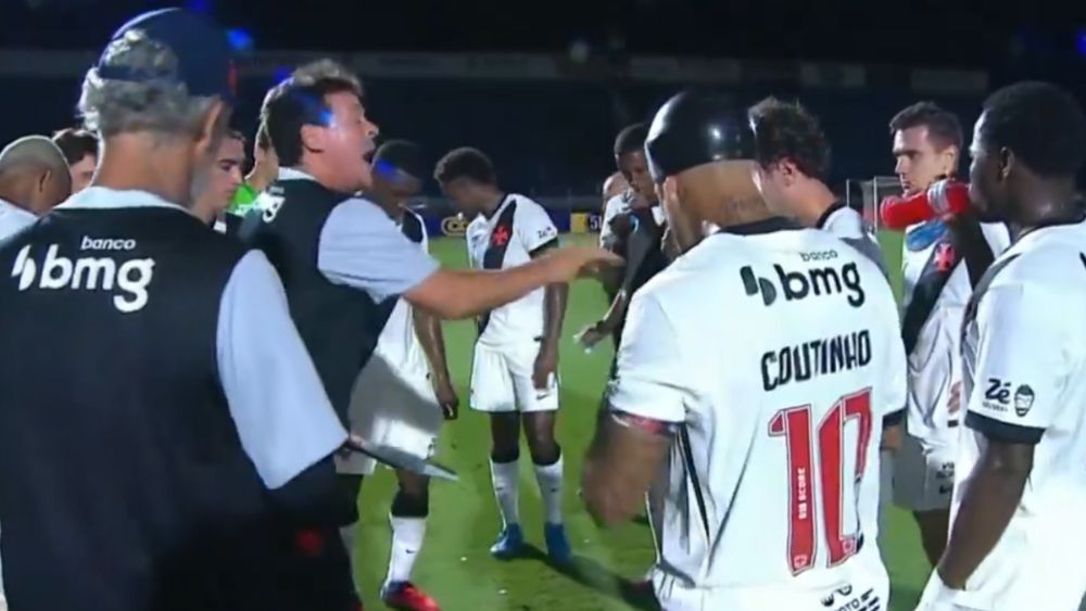 Bronca de Diniz em jogadores do Vasco após empate do Mirassol viraliza