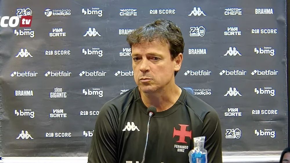 Fernando Diniz elogia titular do Vasco e crava valor para possível venda