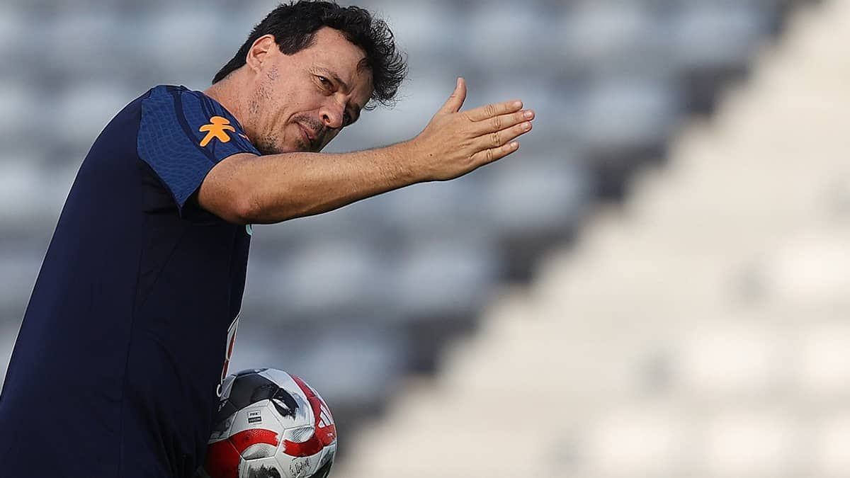 Brasil treina em Lima, e Diniz deve manter escalação contra Peru
