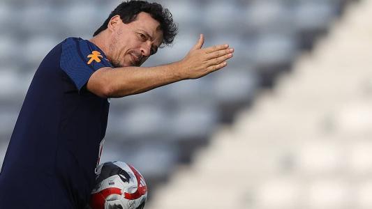 Diniz comandou treino da Seleção Brasileira no Peru neste domingo (10)