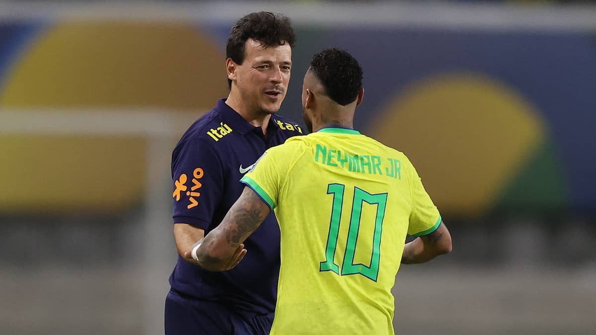 Diniz diz que deu liberdade para Neymar se divertir pela Seleção