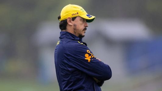 Diniz no último treino da Seleção, em Teresópolis, antes do jogo contra a Argentina