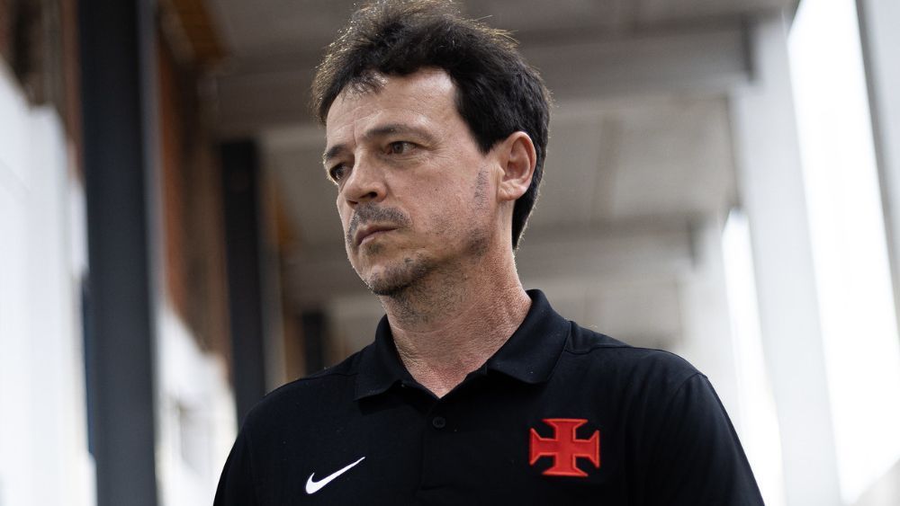 Diniz reage à bronca em jogadores do Vasco: ‘Sou duro, mas sou muito amoroso’
